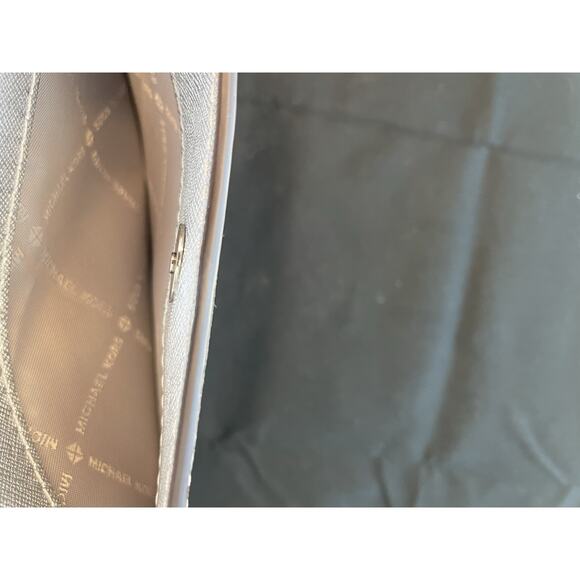 Michael Kors Jet Set Leather Clutch & Wallet. Silver. Set of 2. New No Tags. - Picture 9 of 12